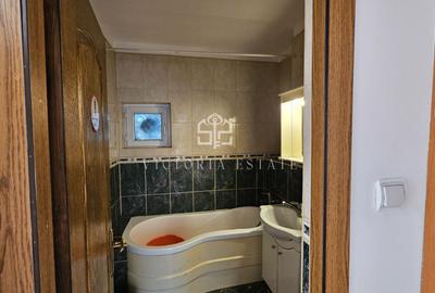 Apartament de vanzare, 3 camere decomandat.Republicii - 15