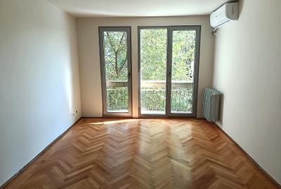 Vanzare apartament 3 camere, renovat complet, Piata Minis / Titan - 1