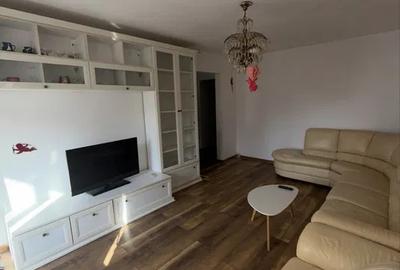 Apartament cu 3 camere decomandat, mobilat în Dacia