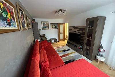 Apartament cu 3 camere decomandat, mobilat în Dristor
