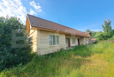 Casă individuală cu 4 camere în Lunca Calnicului
