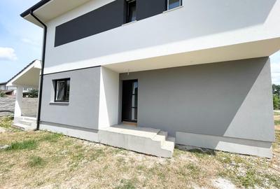 Duplex cu 5 camere în Moșnița Veche