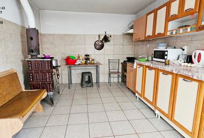 Casa la p[ret de apartament ,teren 720 mp, D-va Rosie