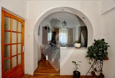 Casa singur in curte Schei - 4