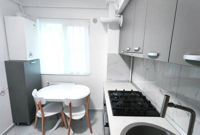 Apartament 1 camera mobilat, etaj 1, bloc NOU, statie autobuz CUG - VA - 4