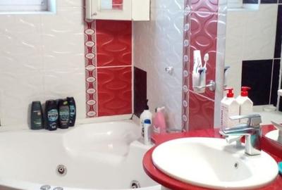 Apartament 3 Camerte Zona 13 Septembrie - 15