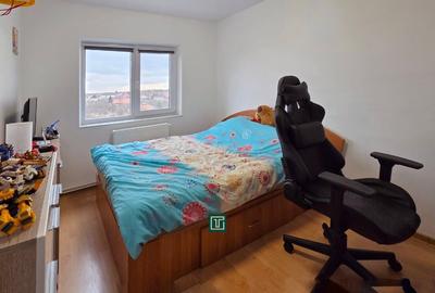 Apartament cu 3 camere decomandat, mobilat în Girocului