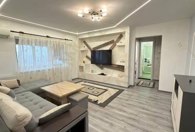 Apartament cu 3 camere semidecomandat, mobilat în Carei