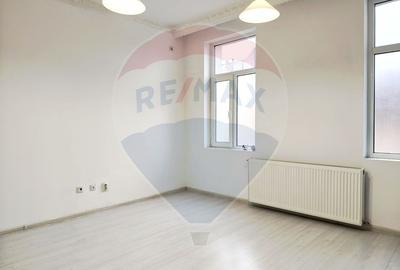 Casă / Vilă cu 6 camere de închiriat în zona Dacia - 3
