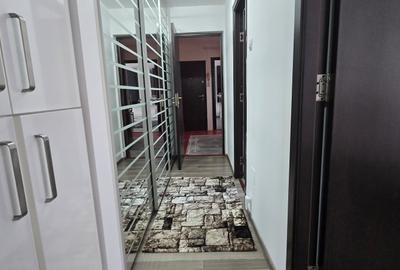 Micro  3 Târgoviște,  vânzare apartament 3camere, Etaj 1 - 17
