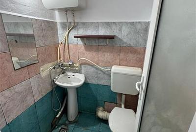 Garsoniera 12mp , de vanzare, zona Sud, etaj 4 / 4 - 10