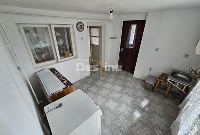 Casă individuală 2 camere + anexă in construcție - 250 mp teren - Bârlad - 6
