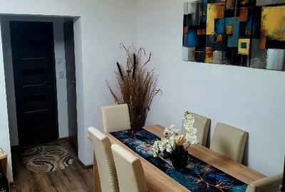 Apartament 3 camere ,semidecomandat - 3