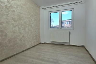 Apartament 4 camere renovat 2025 în Poarta 6 – decomandat, 2 băi, etaj 3 - 11