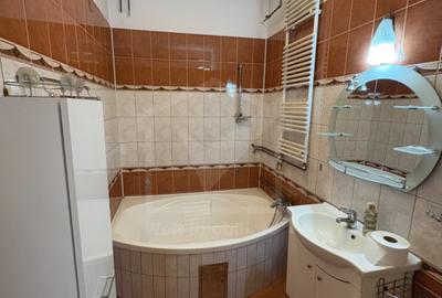 Casa parter + mansarda, situat la curte comuna, teren propriu, 3 locatari ! - 6
