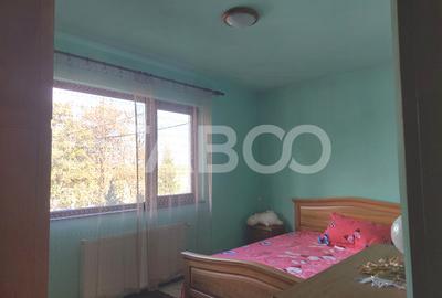 Casa 200 mpu 4 camere curte si gradina zona linistita Talmaciu - 9