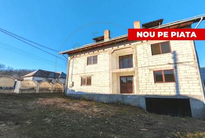 Casa generoasa cu teren de 1186 mp intravilan-Retevoiesti -Pietrosani-Arges! - 1