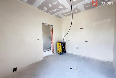 Duplex cu 3 camere si teren de 247 mp de vanzare in localitatea Sacalaz - 21