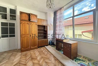 Casa cu 4 camere de inchiriat cu 2 locuri de parcare, zona 7 Strazi - 10