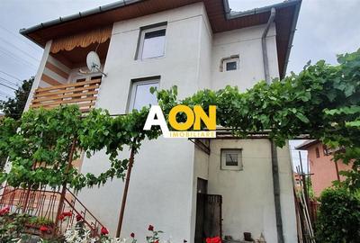 Casă individuală cu 4 camere în Cetate