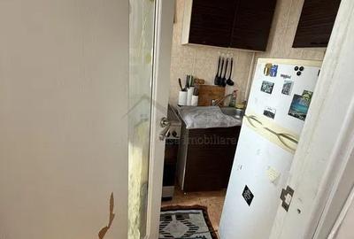 Garsoniera Alexandru in bloc de apartamente - 5