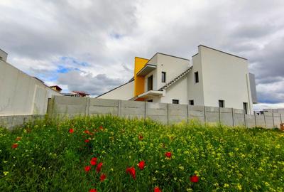Vanzare vila moderna cu terasa circulabila imensa - 2