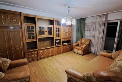 Apartament 3 camere de vanzare zona B-dul Bucuresti