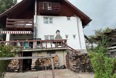 VANZARE CASA TIP PENSIUNE - 6