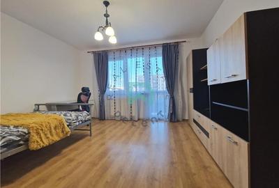 Garsonieră decomandată în Tractorul