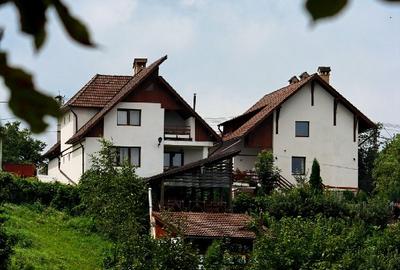 Pensiune Activă & Vilă  Versatilă pe Drumul Poienii – Vedere P - 3
