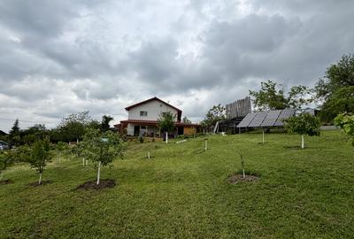 Casă de vânzare în Crevedia Mare – liniște, spațiu și independență energetică - 2