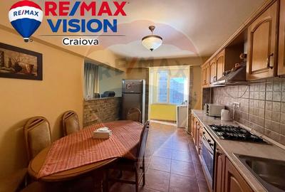 Apartament cu 4 camere de închiriat în zona 1 Mai - 6