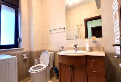 Chitila langa Lacul cu Nuferi si Padure - 14