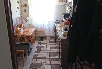 Girocului- centrala proprie- decomandat- etaj intermediar - 3