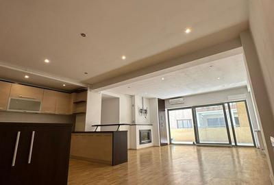 Apartament cu 4 camere semidecomandat în Pipera