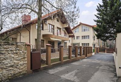 Casă / Vilă cu 6 camere de închiriat în zona Nord - 1