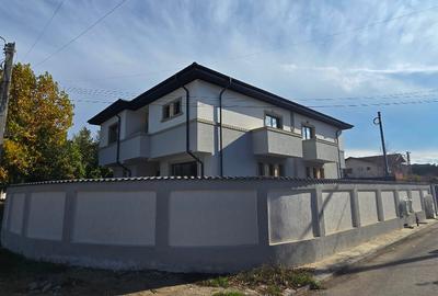 Casă Individuală Cuplată, 4 camere , Stradă asfaltată , Toate utilitățile - 15