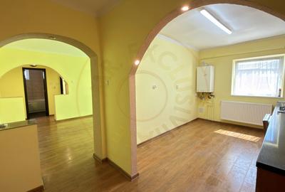 Vânzare Apartament 3 camere Etaj IV, MV1 - Str. Crinului 3 - Carei - 2