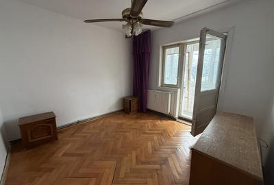 Apartament cu 3 camere decomandat, mobilat în Lipovei