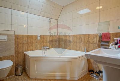 Hotel / Pensiune cu 14 camere/strada Tomis - 13
