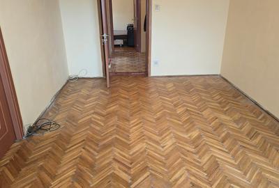 Apartament cu 3 camere în Minerul