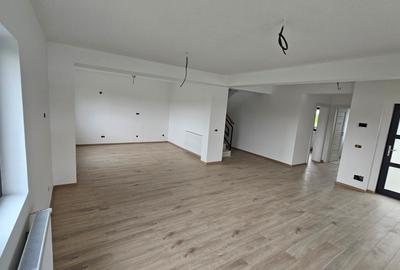 PAULESTII NOI - vila 2025, P+1 , ter 490 mp la 255000 euro - 12