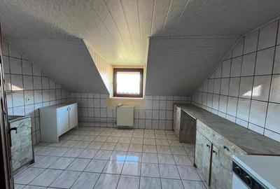 Lugoj,  Vila P+2E+M ,  656 Mp., Construiti, Posibilitate De Investitie, Zona 0 - 25
