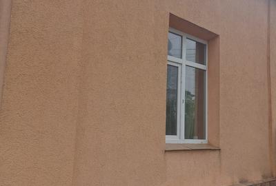 Casă individuală cu 2 camere în Central