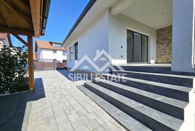 Casa Sibiu, intrare Selimbar, garaj, pivnita, curte mare - 1
