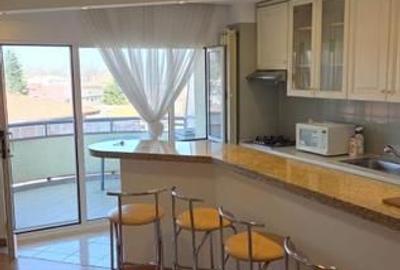 Apartament cu 3 camere decomandat în Primăverii