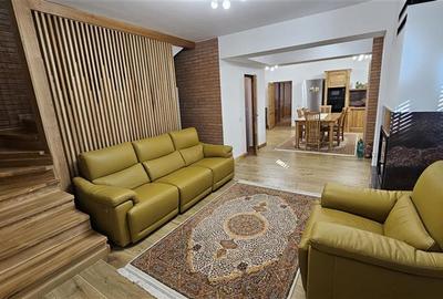 Casa renovata 200mp pe 2 niveluri,parcare, curte cu foisor,Centru, str.Nicolae B - 19