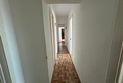 Apartament cu 3 camere de vanzare, zona Ceasul Rau. - 8