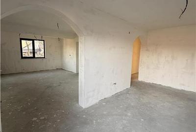 Vilă în Pătrăuți + 8400mp teren - 11