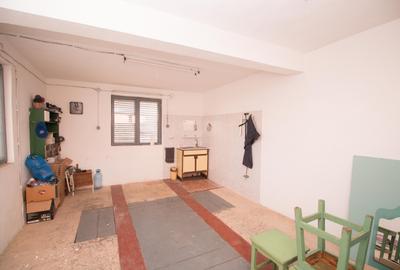 Apartament 4 camere cu scara interioara si garaj zona centrala - 13